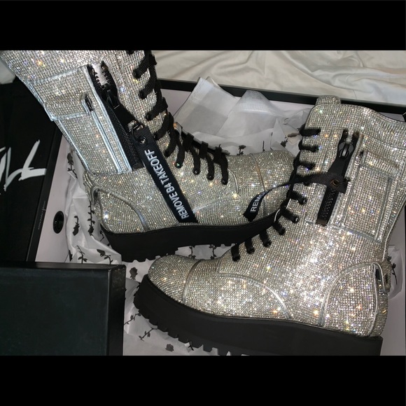 DOLLSKILL BILLIONAIRE BLING BOOTS - Picture 3 of 4